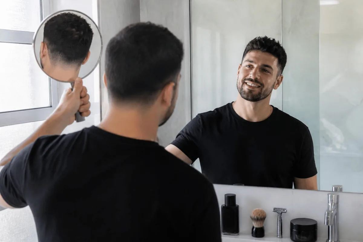 Check drop fade neckline hand mirror